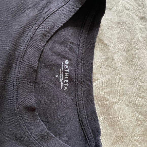 Athleta women’s black basic tee size s - Picture 2 of 2